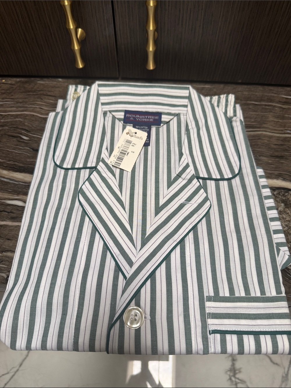 Roundtree & Yorke Green and White Vertical Stripe Button-Up pyjamas set NEW